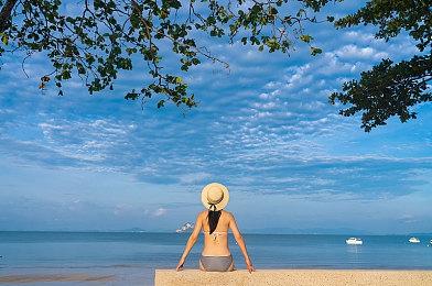 卡牌角色扮演游戏《暗色天空》现已在Steam平台正式推出